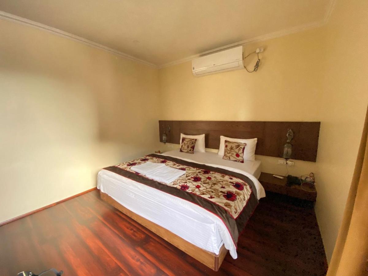 Hotel Green Rooms Сринагар Экстерьер фото