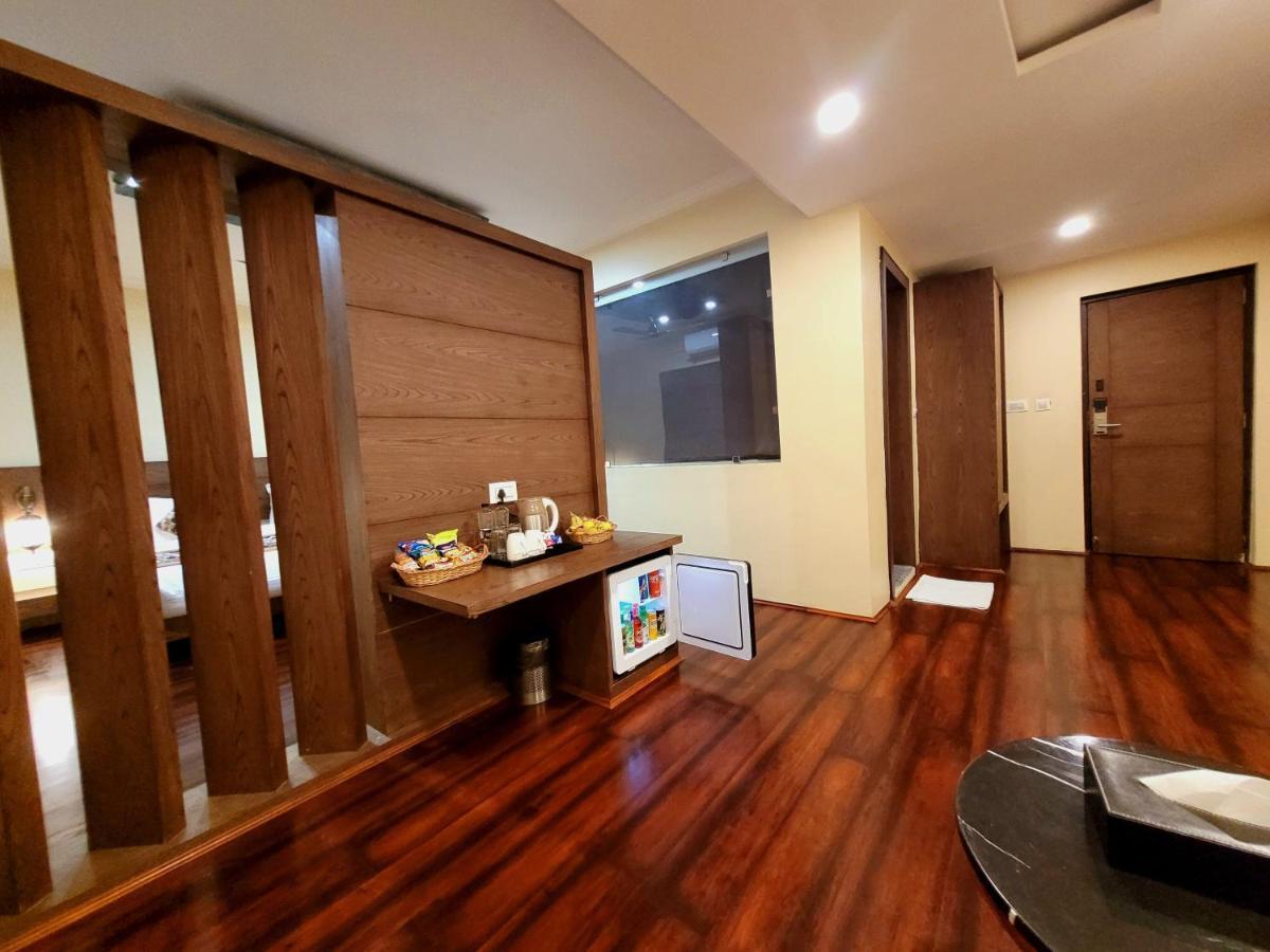 Hotel Green Rooms Сринагар Экстерьер фото